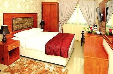 Sky Ways Hotel Dubai Buitenkant foto