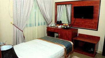 Sky Ways Hotel Dubai Buitenkant foto